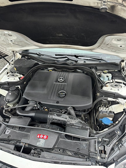 Mercedes-Benz E220 26 of 28