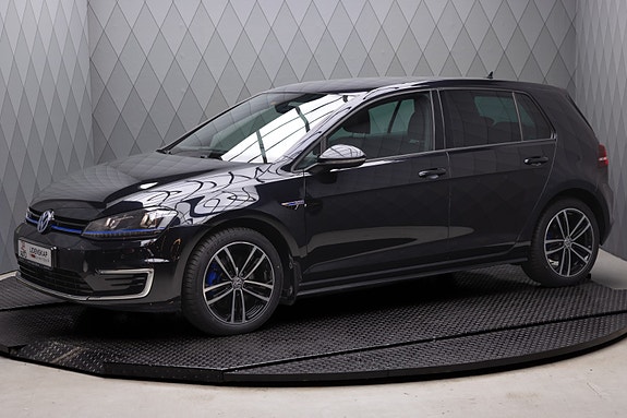Volkswagen Golf VII 2 of 5