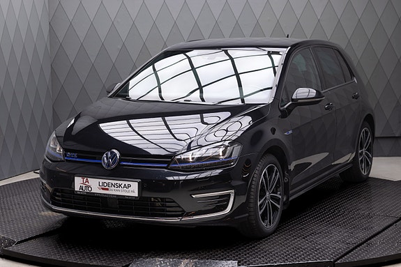 Volkswagen Golf VII 3 of 5