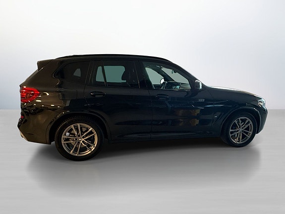 Sporty sidesilhuett komplettert med M Aerodynamics og 19" hjul.