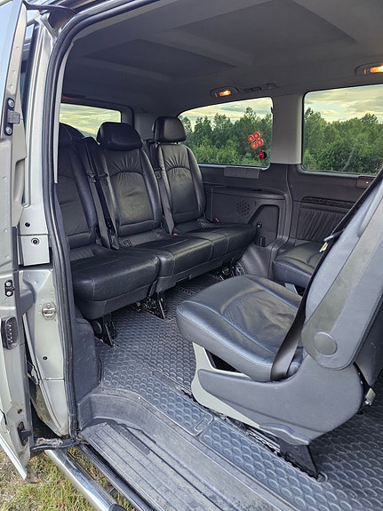 Mercedes-Benz Viano 11 of 18