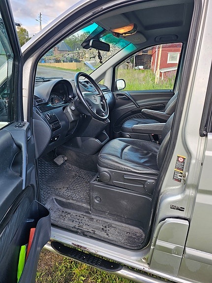 Mercedes-Benz Viano 17 of 18