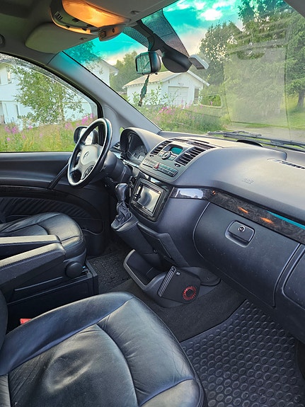 Mercedes-Benz Viano 16 of 18