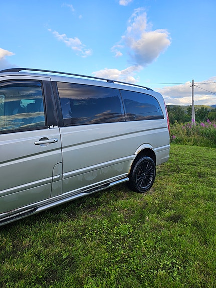 Mercedes-Benz Viano 3 of 5