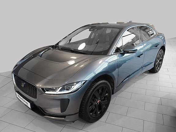 Luksuriøs SUV med skarpe linjer og høyteknologiske løftede funksjoner.