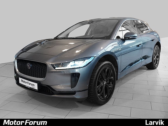 Elegant elektrisk SUV med Jaguar LED-teknologi og skarpe frontlys.