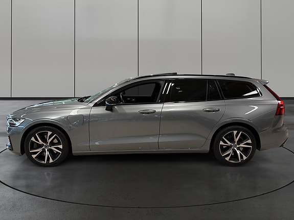Volvo V60 2 of 30