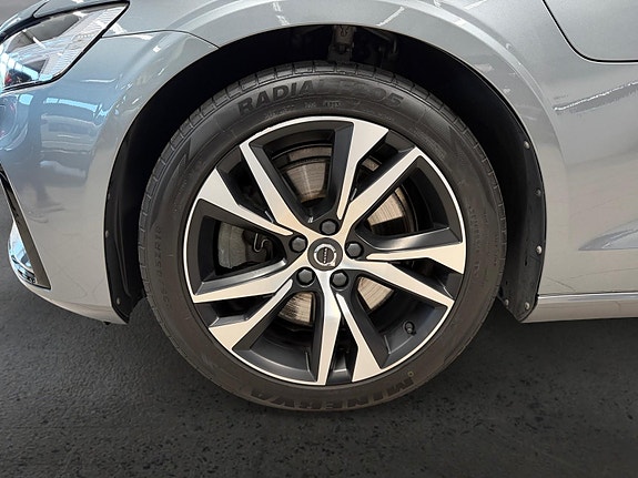 Volvo V60 9 of 30