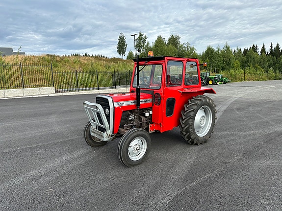 Massey Ferguson 240 3 of 30