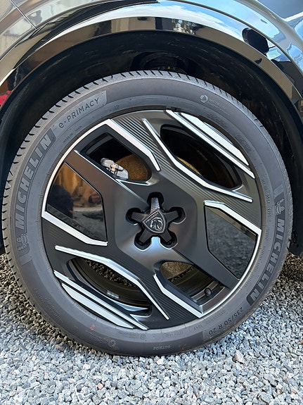 Peugeot e-5008 10 of 30
