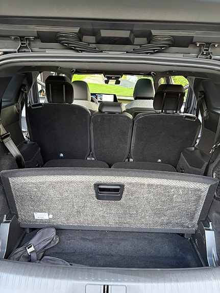 Peugeot e-5008 27 of 30