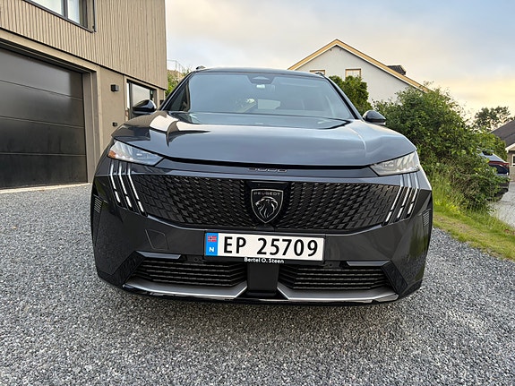Peugeot e-5008 9 of 30