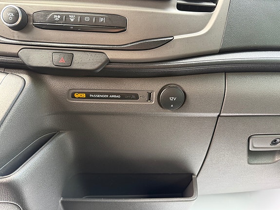 Ford E-Transit 350 L2 Van 16 of 30