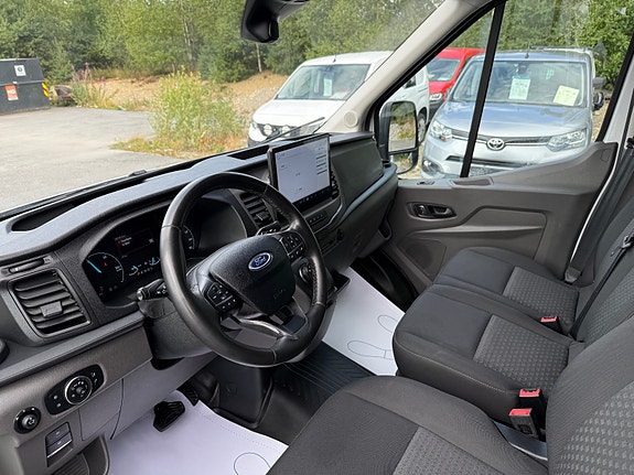 Ford E-Transit 350 L2 Van 7 of 30