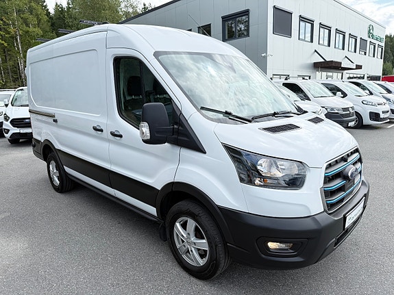 Ford E-Transit 350 L2 Van 5 of 30