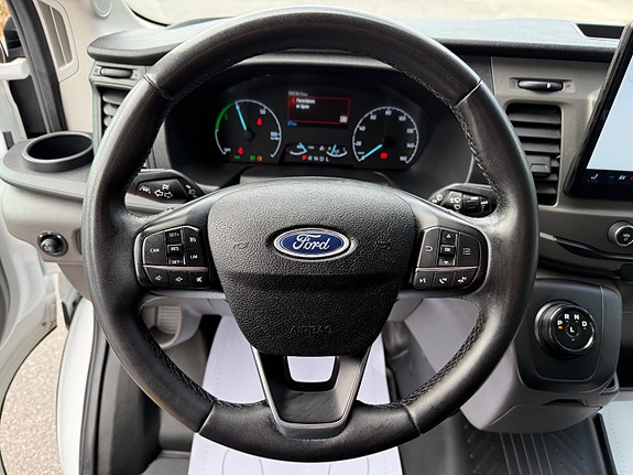 Ford E-Transit 350 L2 Van 8 of 30