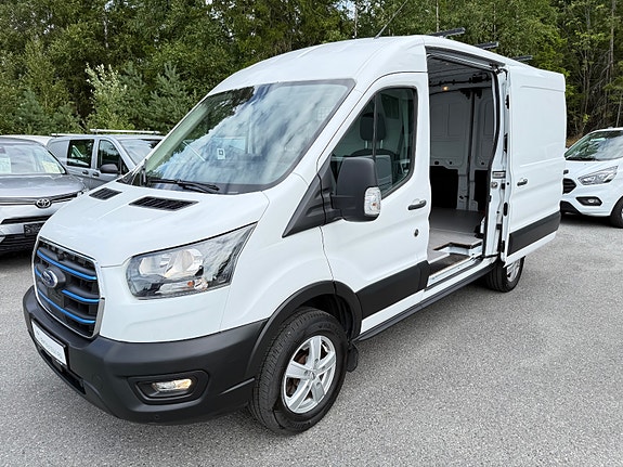 Ford E-Transit 350 L2 Van 3 of 30