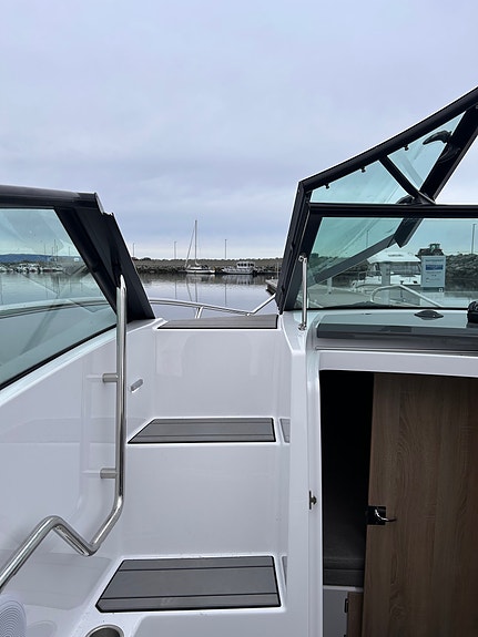 RYDDESALG: Nordkapp Noblesse 830 Mercury 400 hk. - kun 45 timer, hekktruster ++ 13 of 30