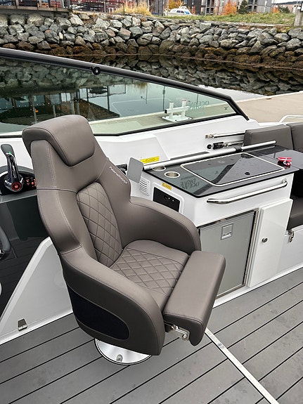 RYDDESALG: Nordkapp Noblesse 830 Mercury 400 hk. - kun 45 timer, hekktruster ++ 16 of 30