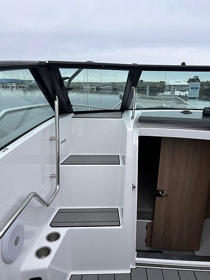 RYDDESALG: Nordkapp Noblesse 830 Mercury 400 hk. - kun 45 timer, hekktruster ++ 12 of 30