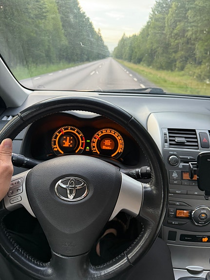 Toyota Corolla 8 of 10