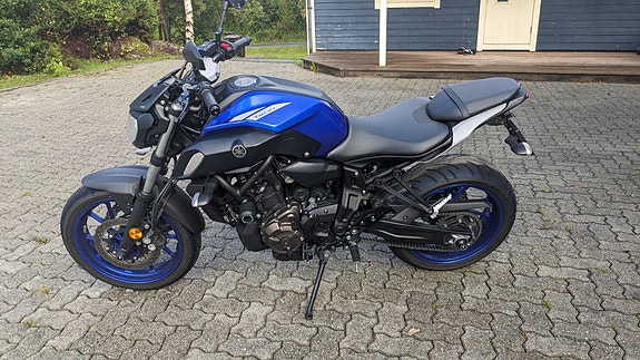 Yamaha MT-07 4 of 11
