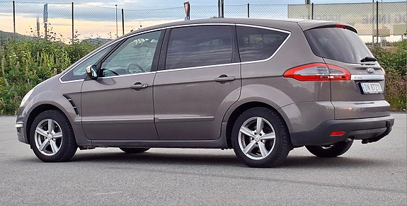 Ford S-MAX 4 of 5