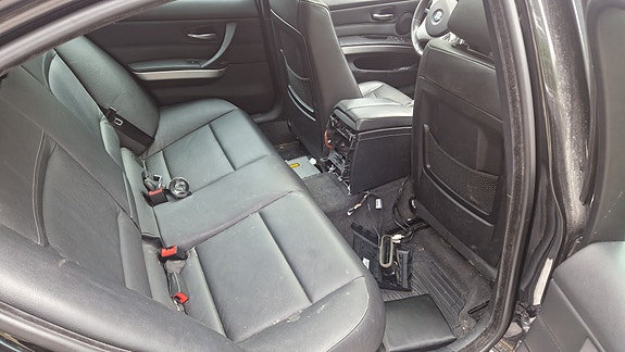 BMW 318d 5 of 5