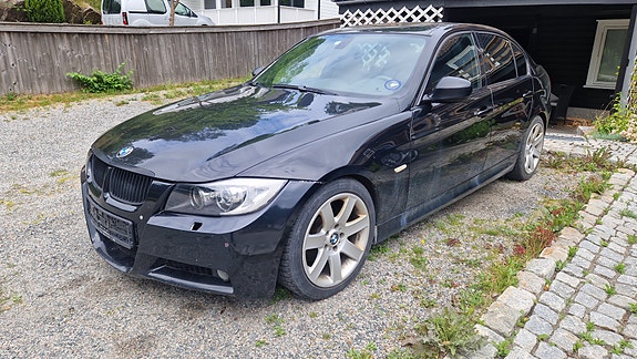 BMW 318d 4 of 5