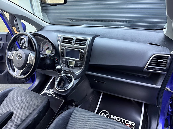Toyota Verso-S 12 of 30