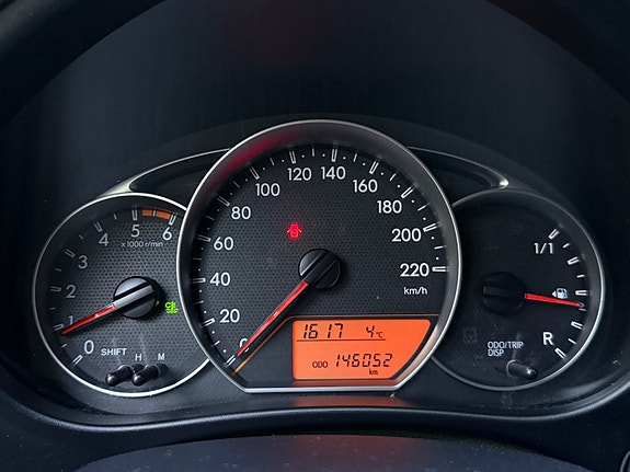 Toyota Verso-S 17 of 30