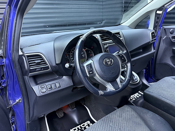 Toyota Verso-S 11 of 30