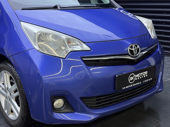 Toyota Verso-S 3 of 5