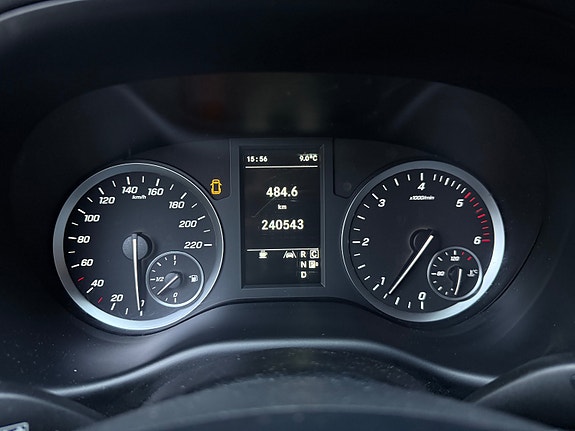 Mercedes-Benz Vito 16 of 30