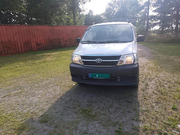 Toyota HiAce 4 of 5