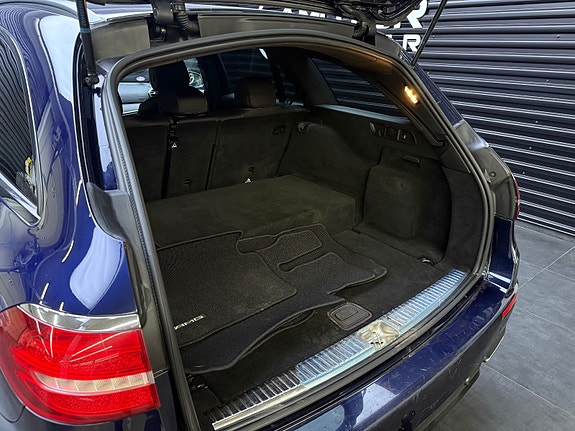 Mercedes-Benz E300 de 30 of 30