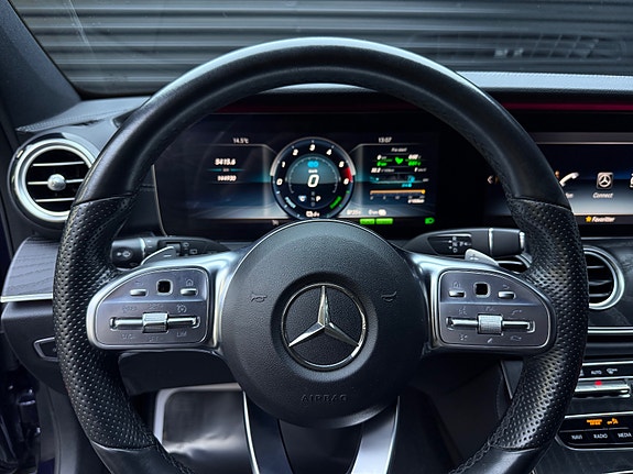 Mercedes-Benz E300 de 14 of 30