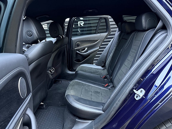 Mercedes-Benz E300 de 26 of 30