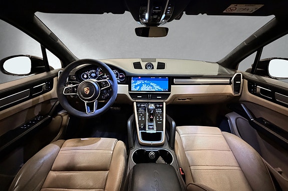 Porsche Cayenne 25 of 30