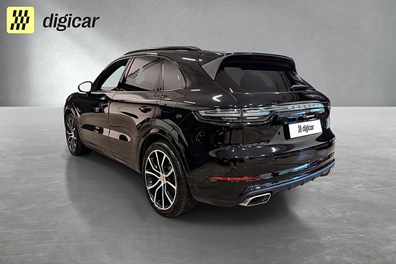Porsche Cayenne 5 of 30