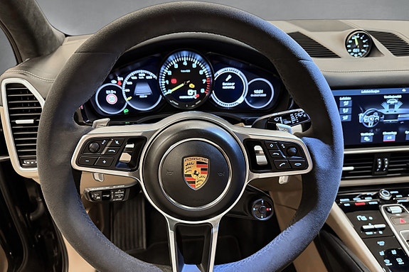 Porsche Cayenne 20 of 30
