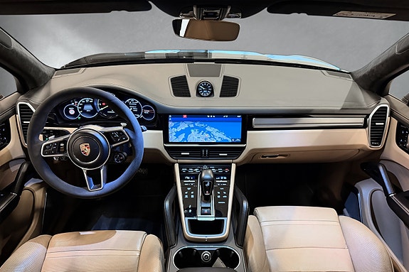 Porsche Cayenne 19 of 30