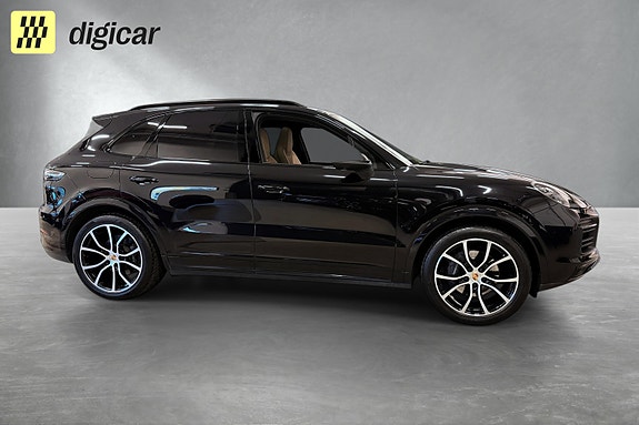 Porsche Cayenne 10 of 30
