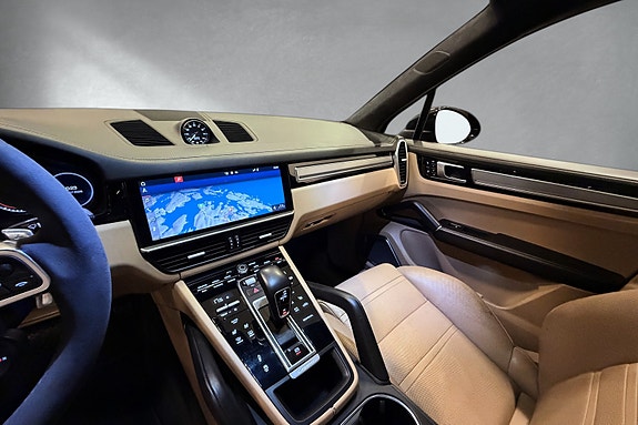Porsche Cayenne 29 of 30