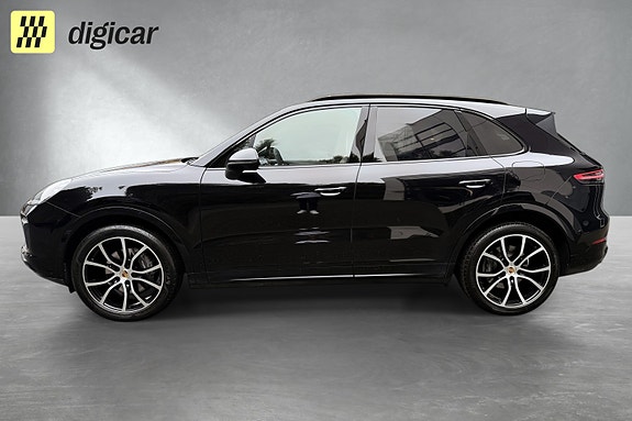 Porsche Cayenne 3 of 30