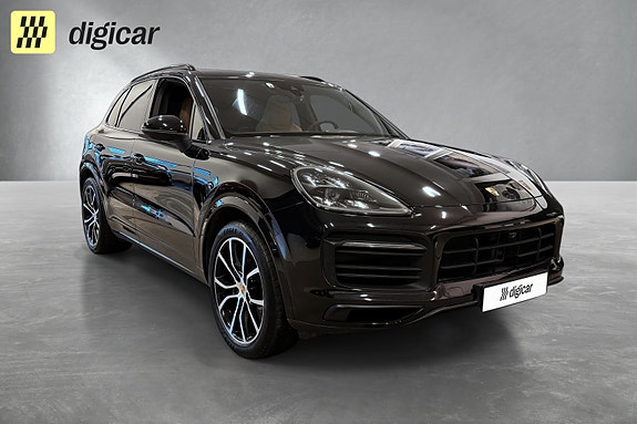 Porsche Cayenne 11 of 30