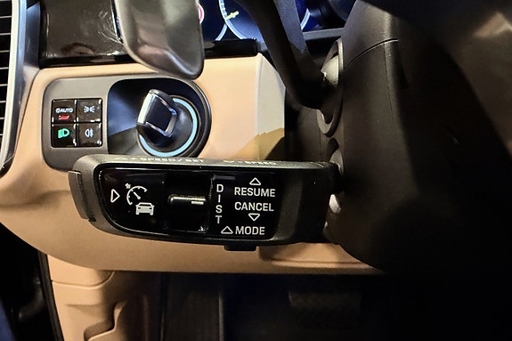 Porsche Cayenne 23 of 30