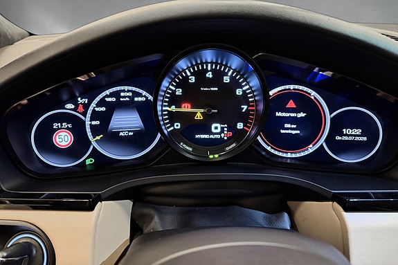 Porsche Cayenne 21 of 30