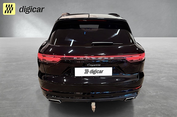 Porsche Cayenne 7 of 30