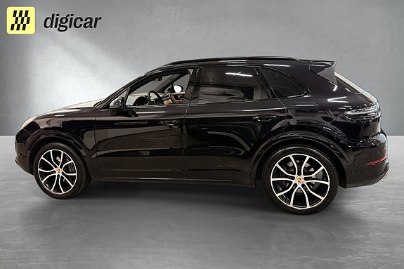 Porsche Cayenne 4 of 30